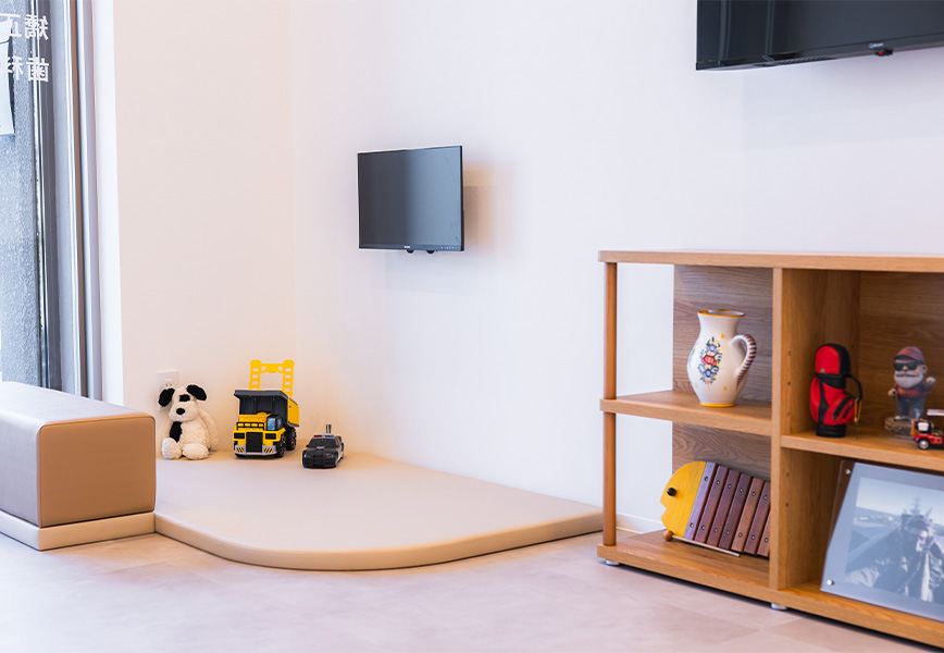 待合室（キッズスペースあり）